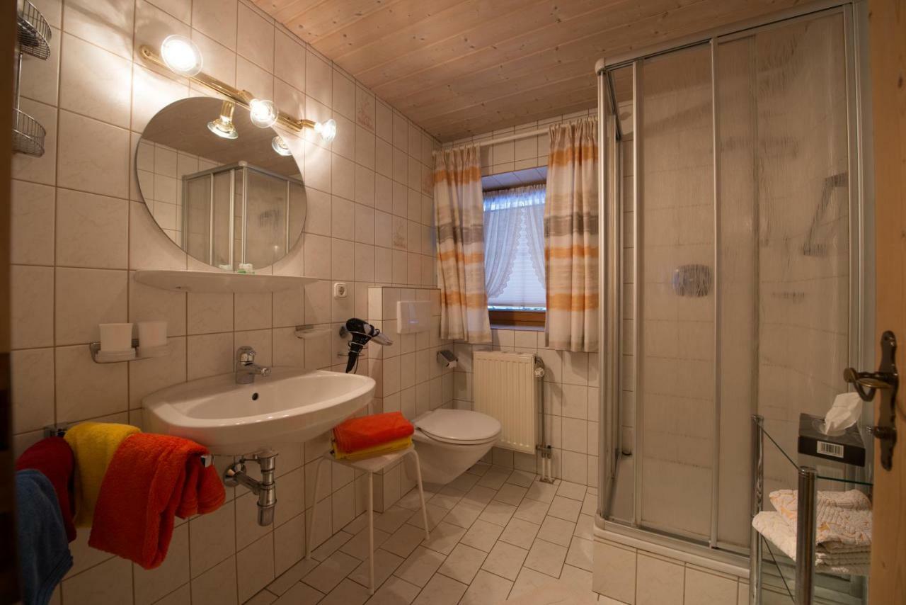 Holzschnitzers Appartements Ehrwald Exterior photo